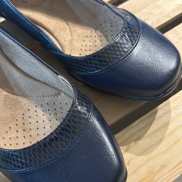 Life Stride soft system Navy flats Sz. 7.5W - Picture 10 of 11